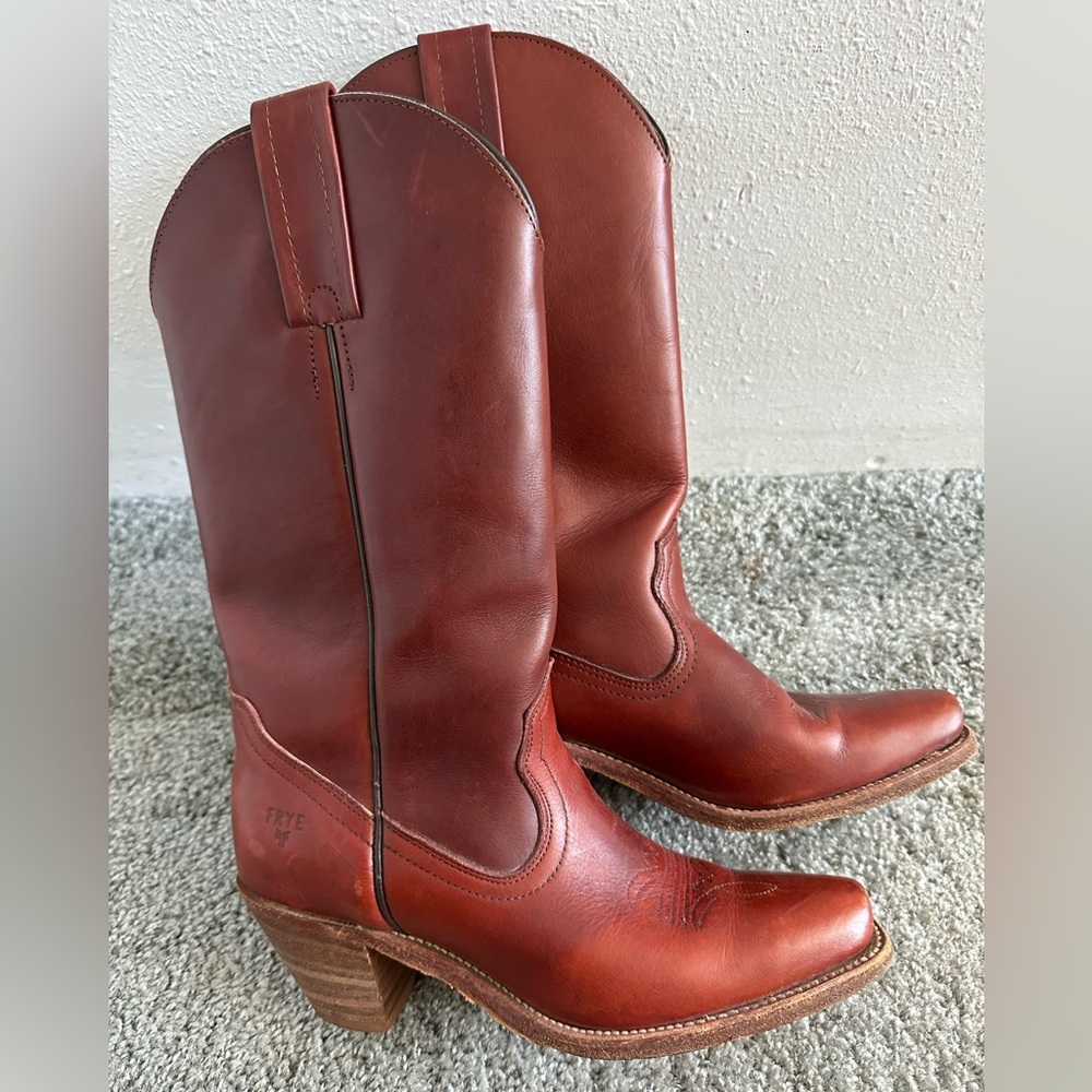 FRYE Made in USA Woman’s Red Boots Size 7